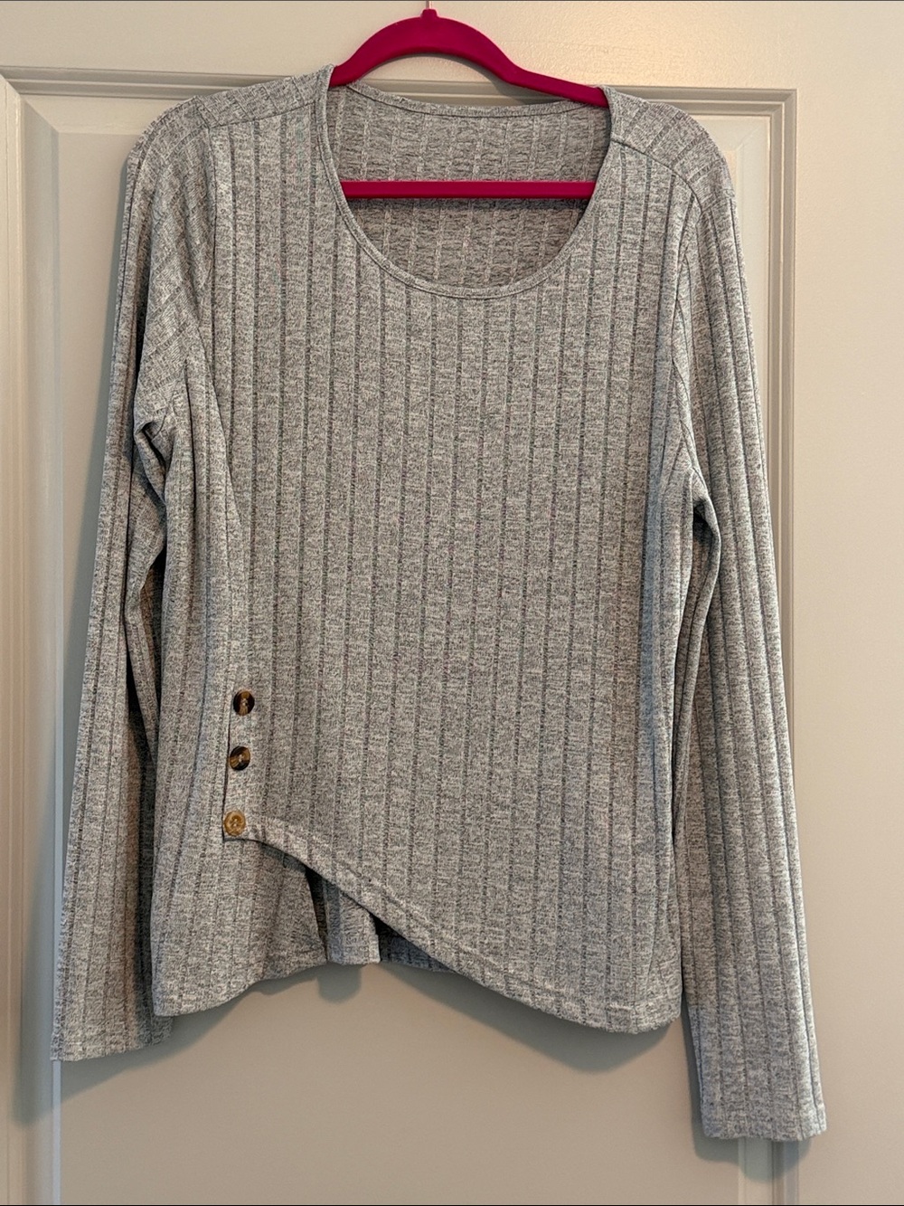 Women's Gray Ribbed Long-Sleeve Asymmetric Hem Top